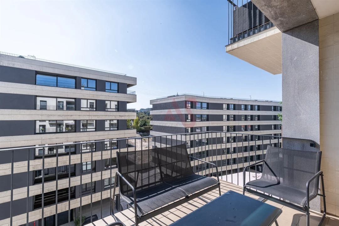 Apartamento T2 para Arrendamento em Candoso Santiago e Mascotelos Foto 16