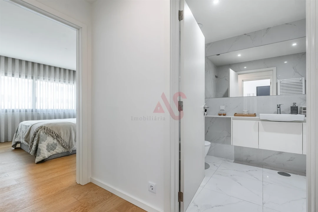 Apartamento T2 para Arrendamento em Candoso Santiago e Mascotelos Foto 11