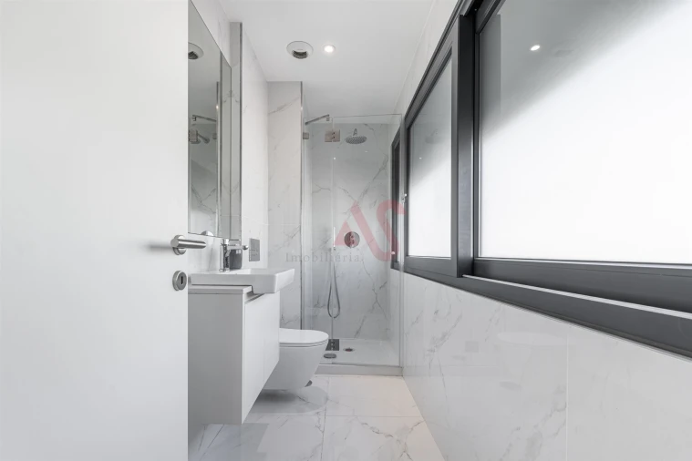 Apartamento T2 para Arrendamento em Candoso Santiago e Mascotelos Foto 19