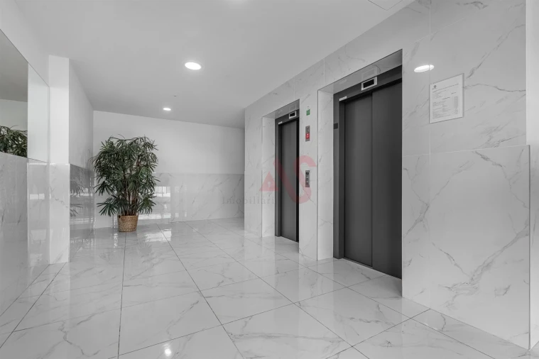 Apartamento T2 para Arrendamento em Candoso Santiago e Mascotelos Foto 3