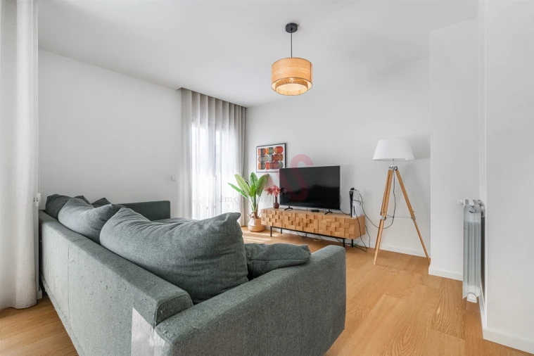 Apartamento T2 para Arrendamento em Candoso Santiago e Mascotelos Foto 5