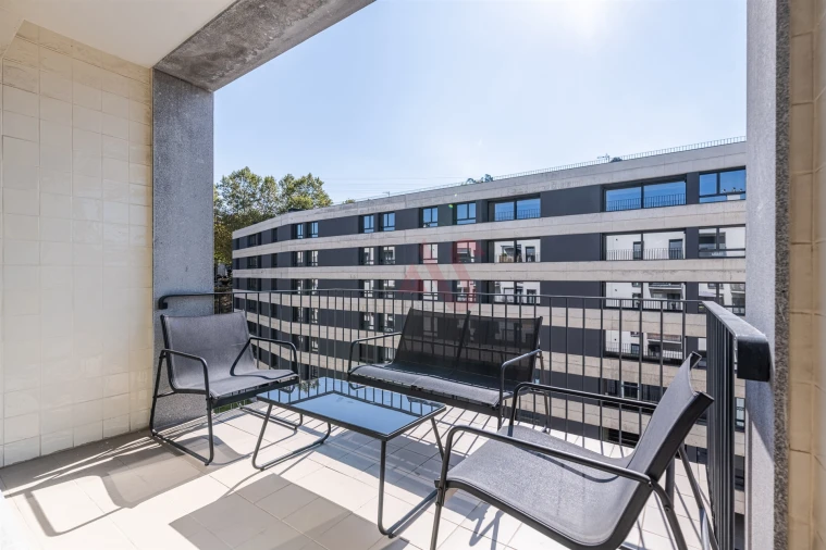 Apartamento T2 para Arrendamento em Candoso Santiago e Mascotelos Foto 15