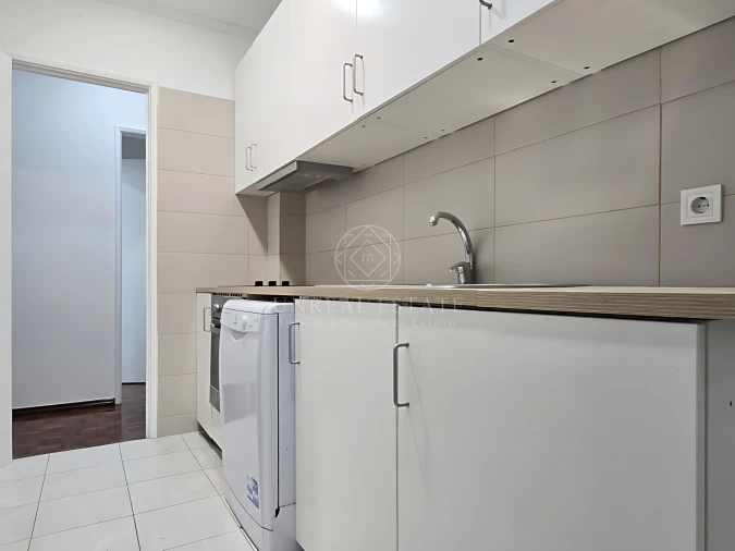Apartamento T3 para Arrendamento em Algés, Linda-A-Velha e Cruz Quebrada-Dafundo Foto 26
