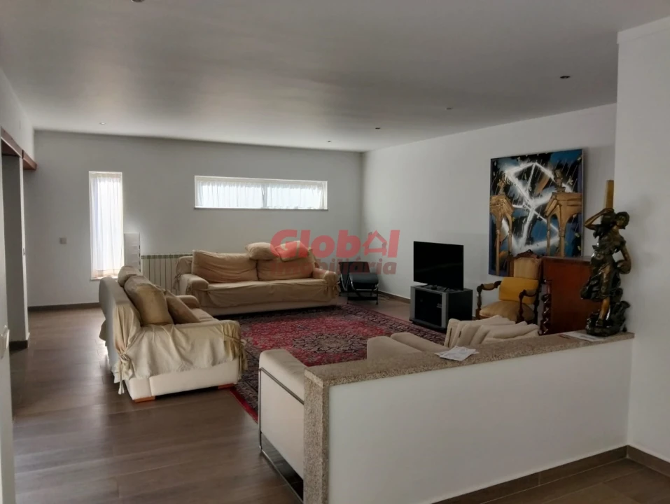 Moradia T3 para Venda em Cavernães Foto 13