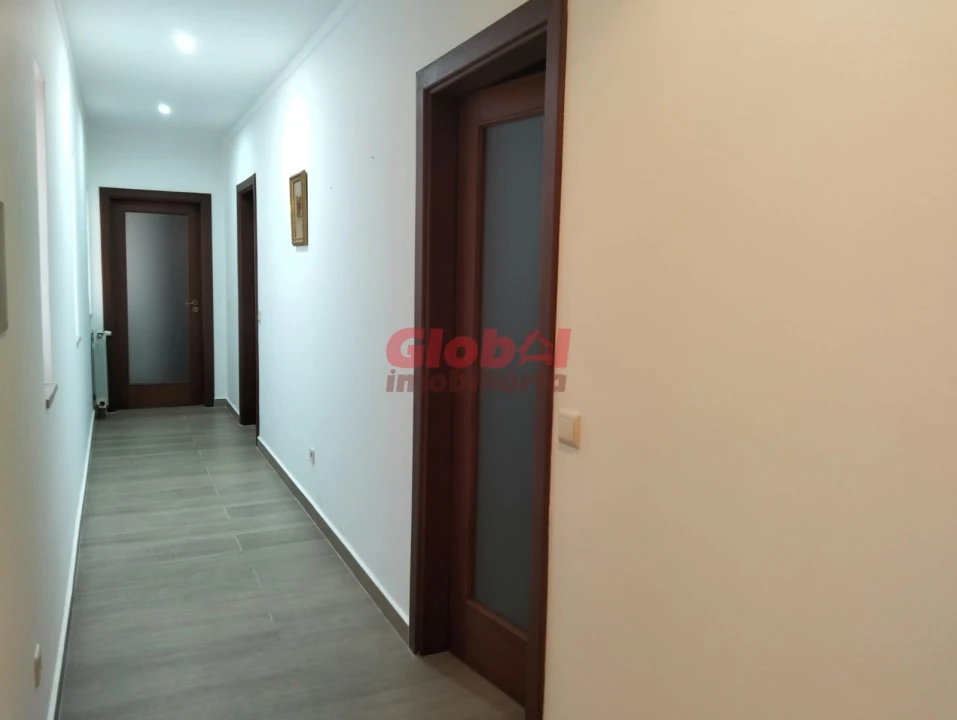 Moradia T3 para Venda em Cavernães Foto 17