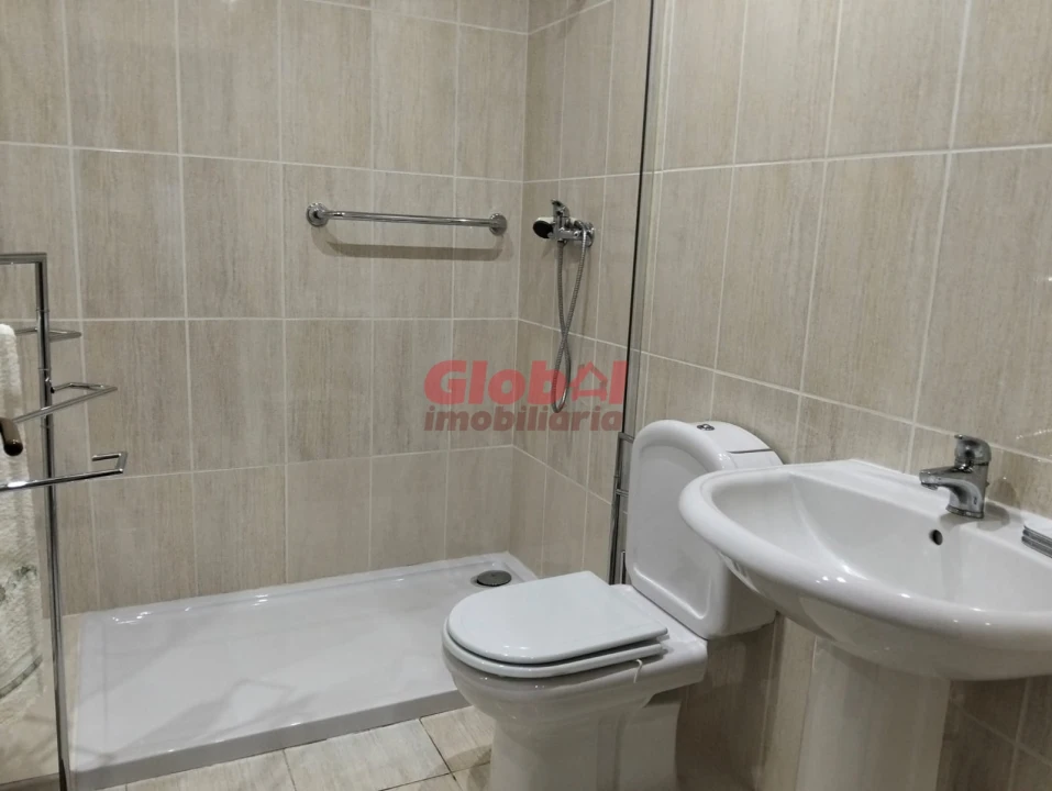 Moradia T3 para Venda em Cavernães Foto 21