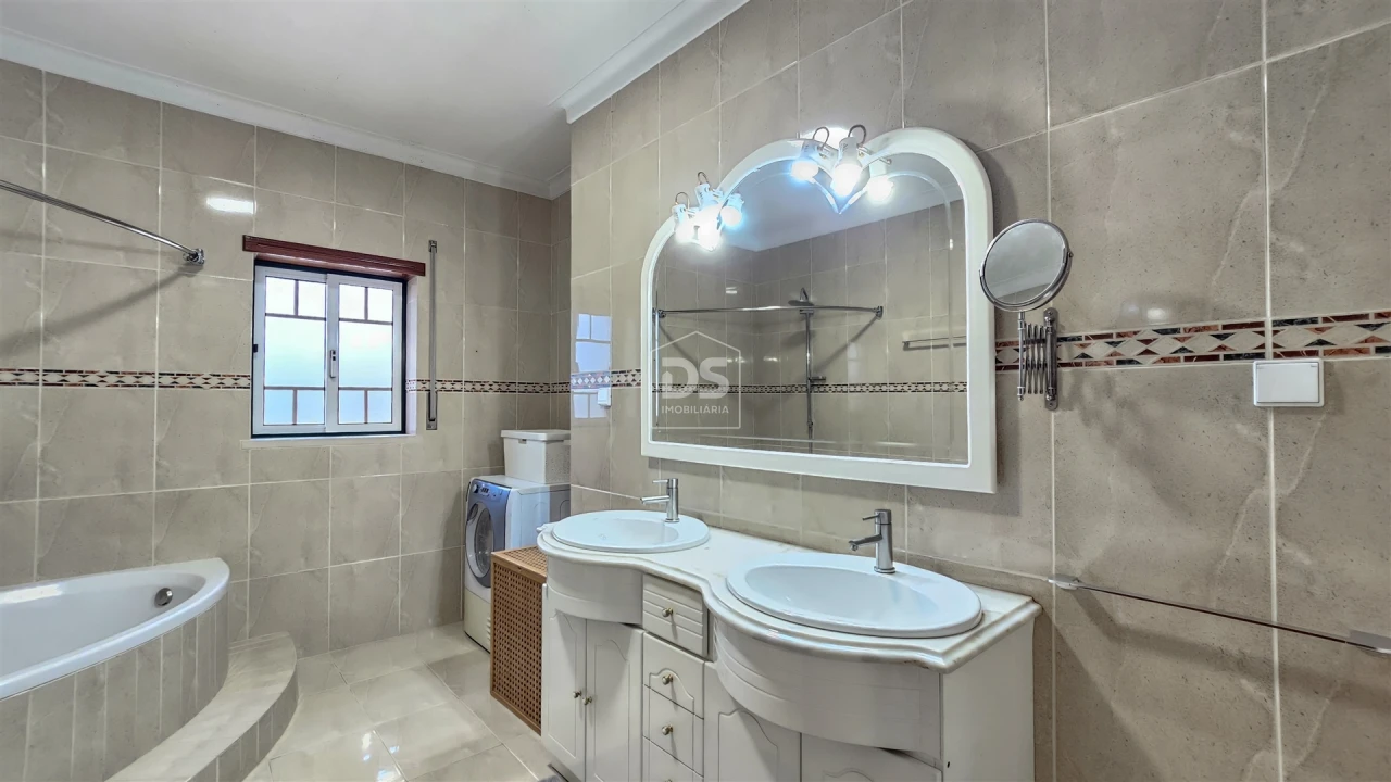 Moradia T3 para Venda em Arrabal Foto 40