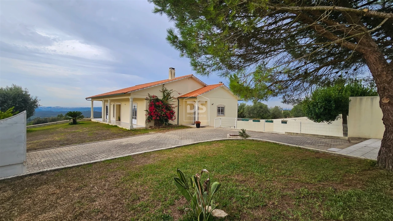 Moradia T3 para Venda em Arrabal Foto 3