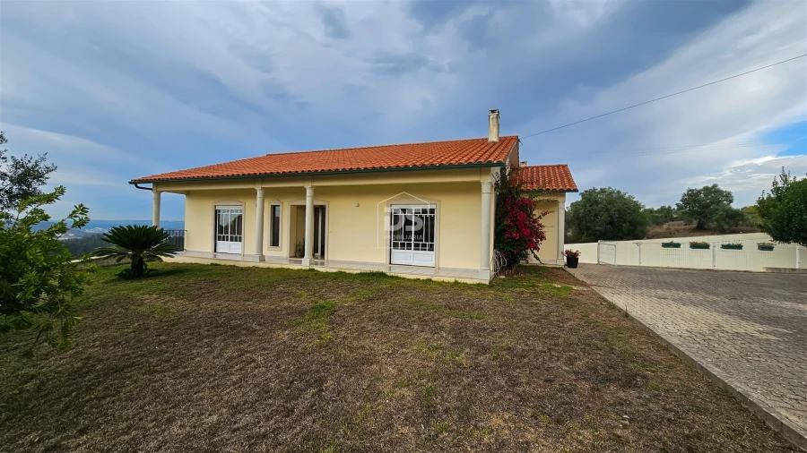 Moradia T3 para Venda em Arrabal Foto 4