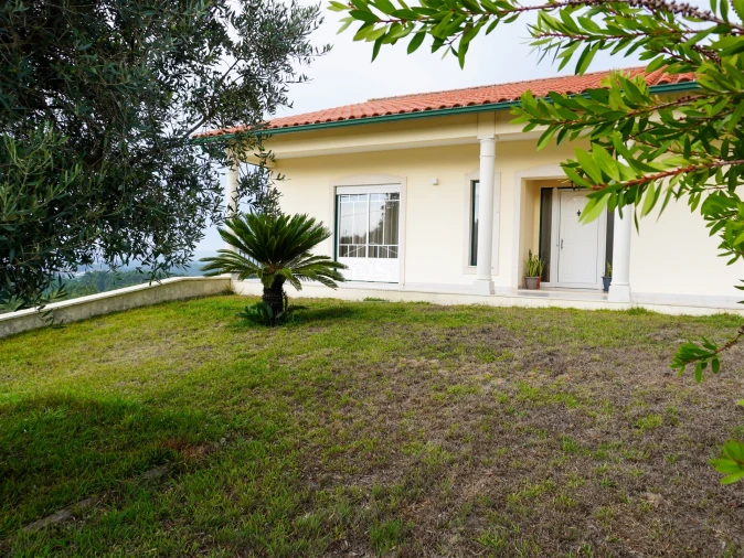 Moradia T3 para Venda em Arrabal Foto 9