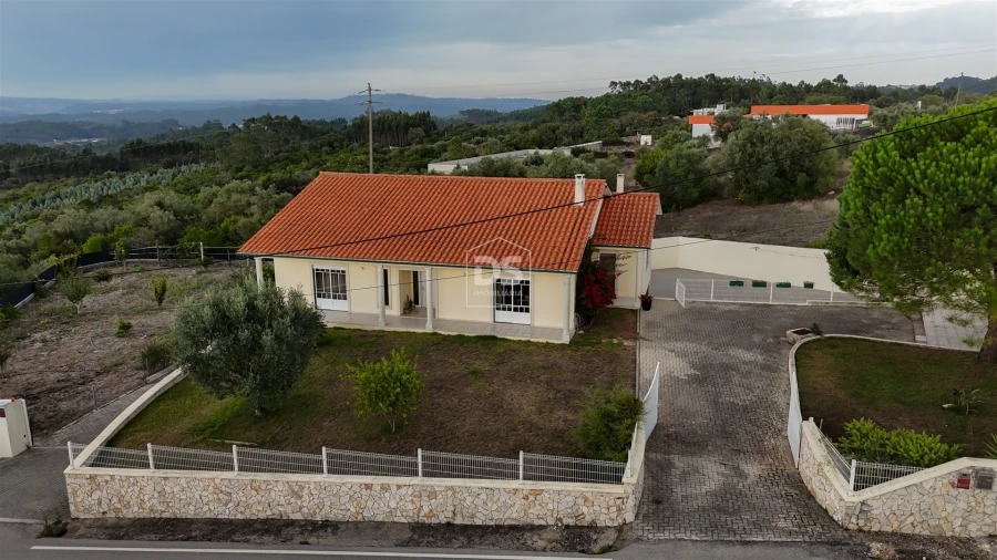 Moradia T3 para Venda em Arrabal Foto 2