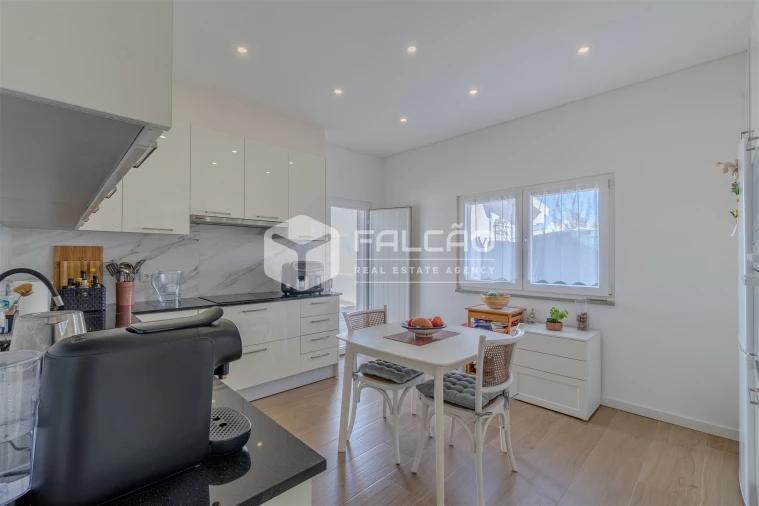 Moradia T5 para Venda em Romeira e Várzea Foto 12