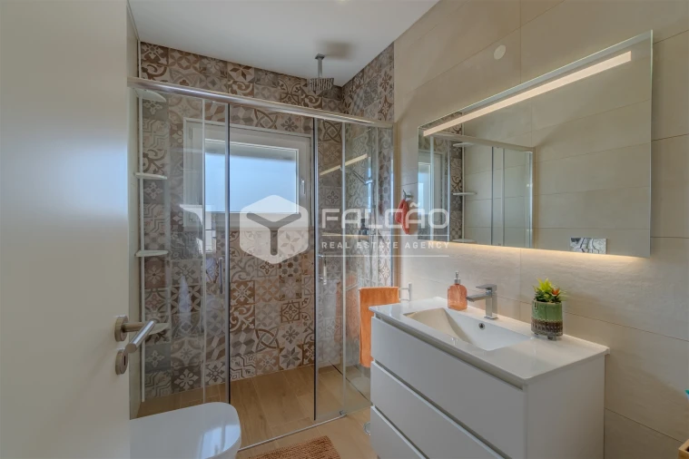 Moradia T5 para Venda em Romeira e Várzea Foto 34