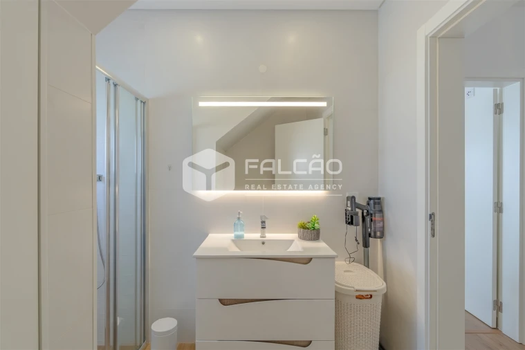 Moradia T5 para Venda em Romeira e Várzea Foto 11