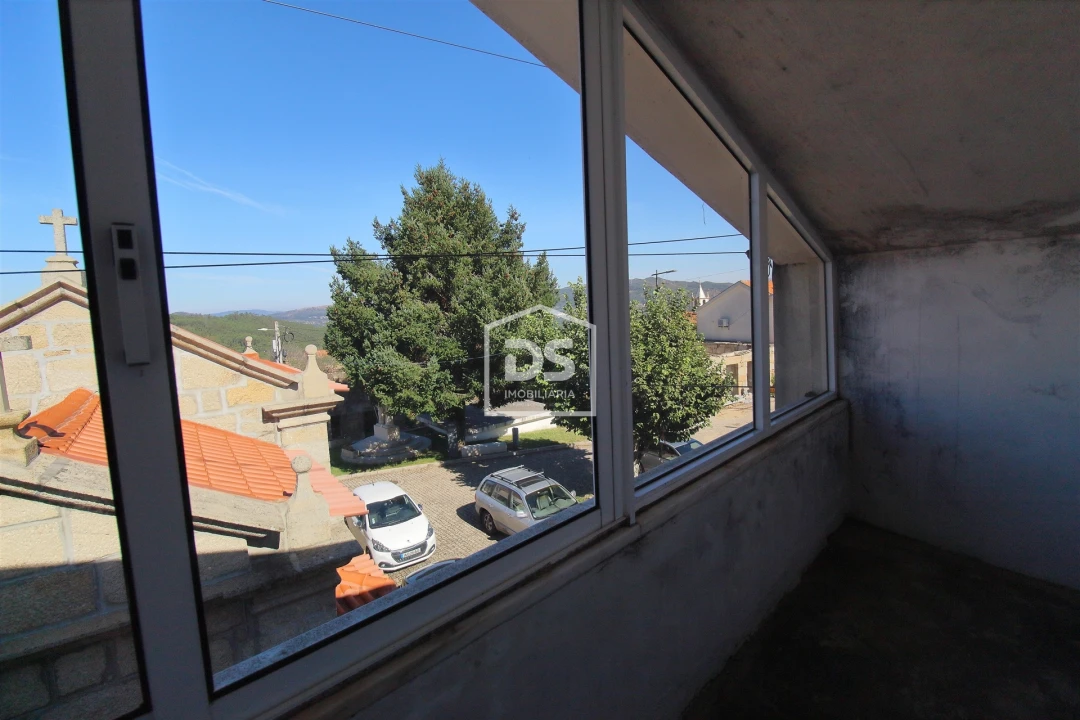 Moradia T4 para Venda em Santiago de Piães Foto 20