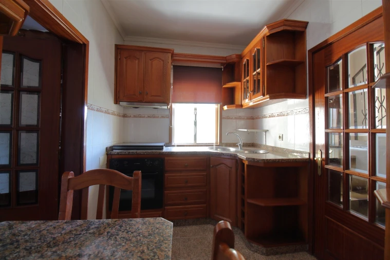 Moradia T4 para Venda em Santiago de Piães Foto 6