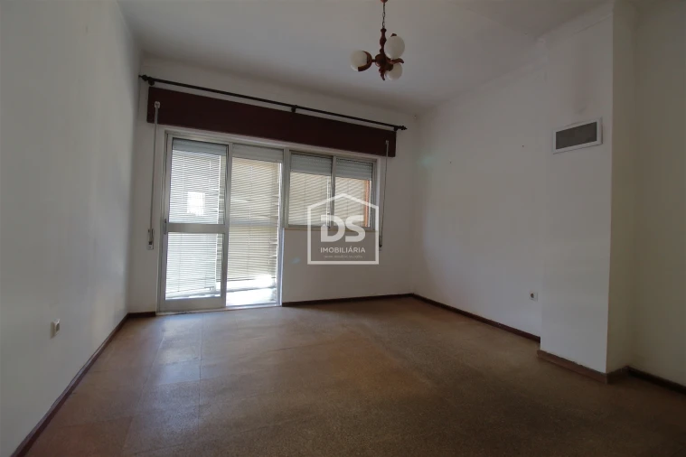 Moradia T4 para Venda em Santiago de Piães Foto 12