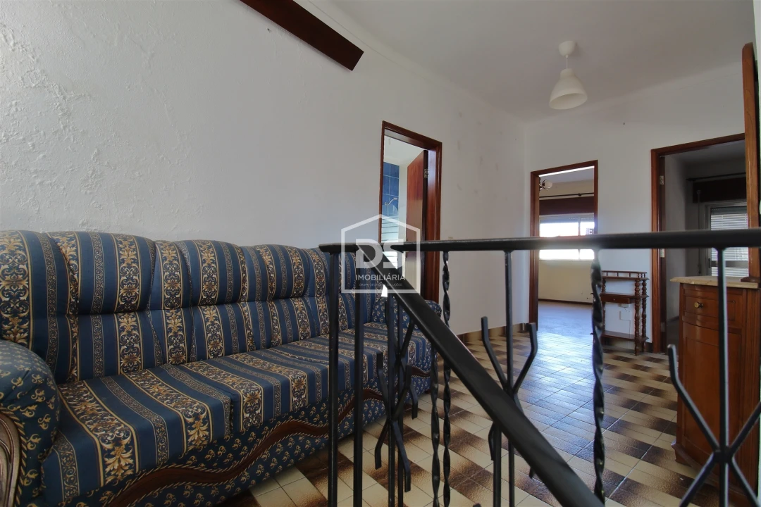 Moradia T4 para Venda em Santiago de Piães Foto 9