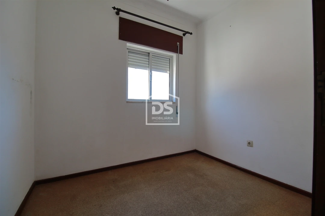 Moradia T4 para Venda em Santiago de Piães Foto 11