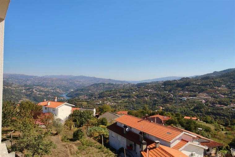 Moradia T4 para Venda em Santiago de Piães Foto 19