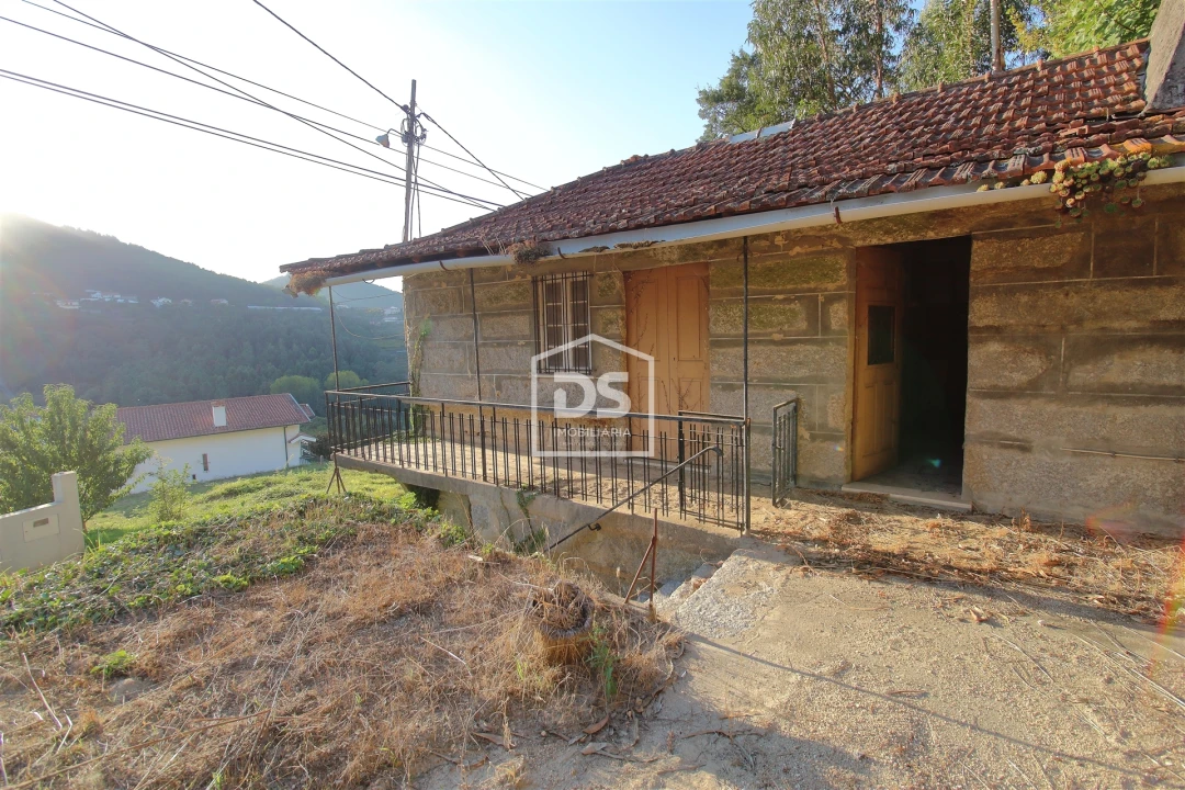 Moradia T2 para Venda em São Martinho de Sardoura Foto 4