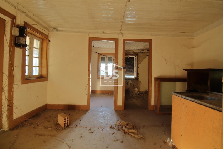 Moradia T2 para Venda em São Martinho de Sardoura Foto 7