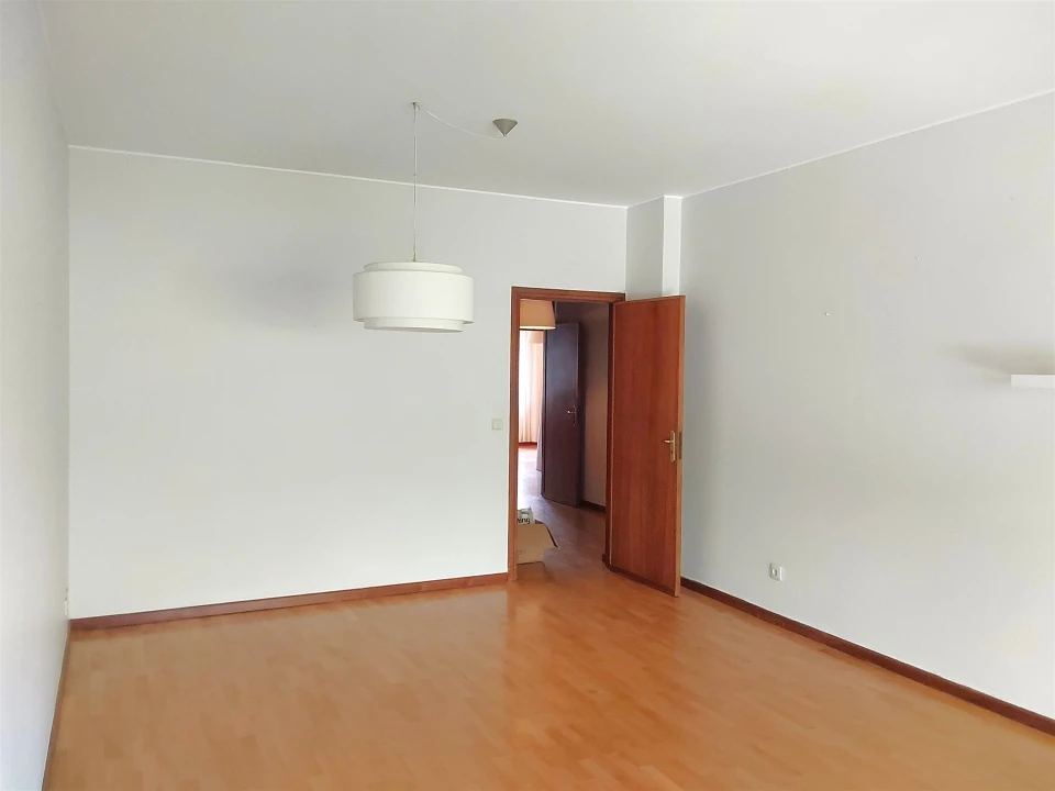 Apartamento T2 para Arrendamento em Aldoar, Foz do Douro e Nevogilde Foto 6