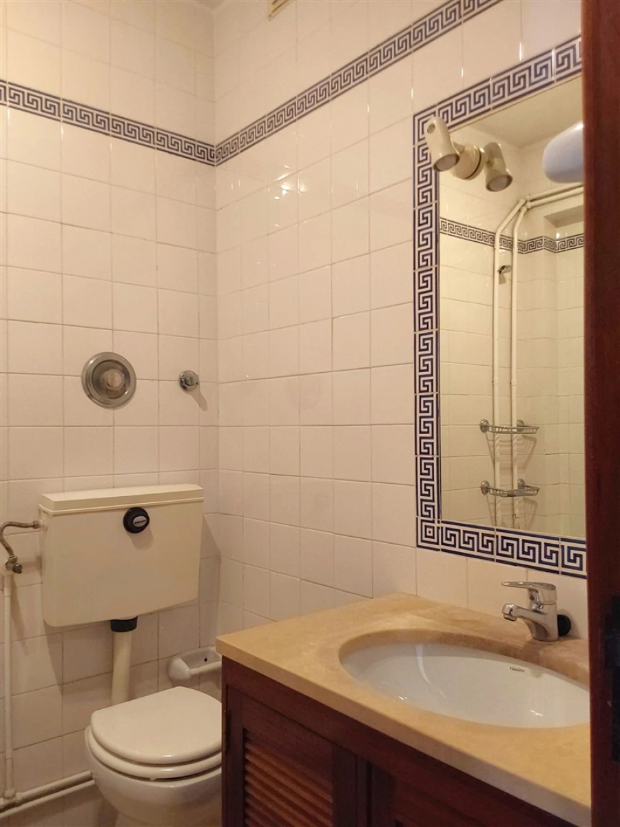 Apartamento T2 para Arrendamento em Aldoar, Foz do Douro e Nevogilde Foto 8