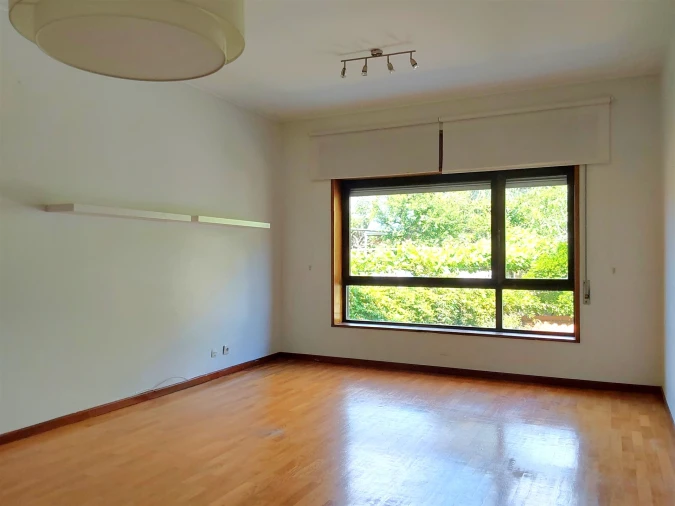 Apartamento T2 para Arrendamento em Aldoar, Foz do Douro e Nevogilde Foto 2
