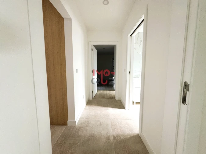 Apartamento T2 para Venda em Santa Maria, São Pedro e Matacães Foto 16