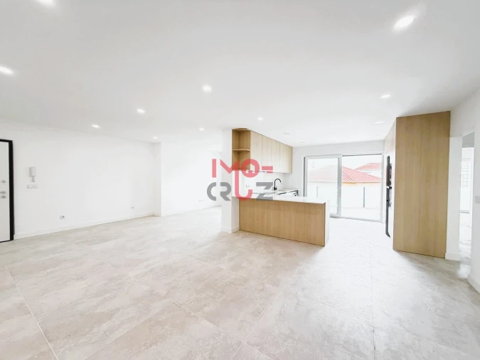 Apartamento T2 para Venda em Santa Maria, São Pedro e Matacães Foto 4