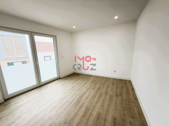 Apartamento T2 para Venda em Santa Maria, São Pedro e Matacães Foto 8