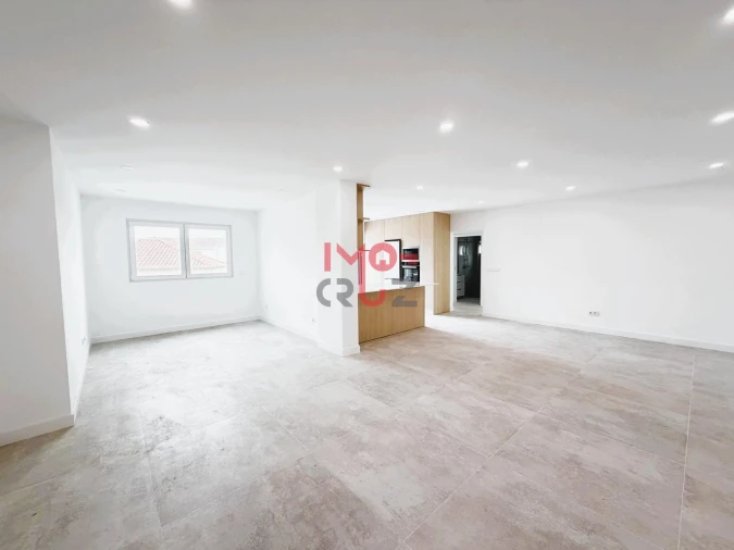 Apartamento T2 para Venda em Santa Maria, São Pedro e Matacães Foto 7