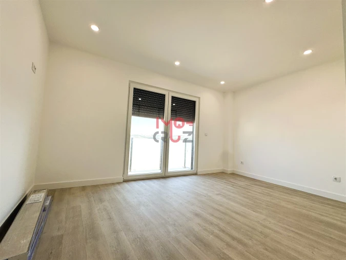 Apartamento T2 para Venda em Santa Maria, São Pedro e Matacães Foto 19