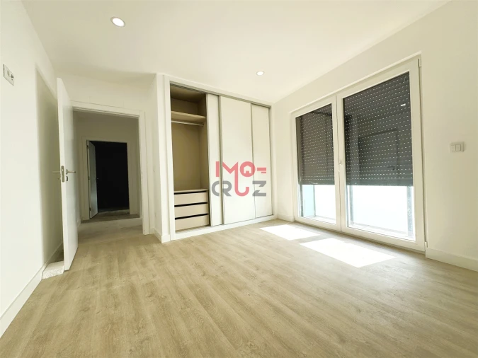 Apartamento T2 para Venda em Santa Maria, São Pedro e Matacães Foto 11