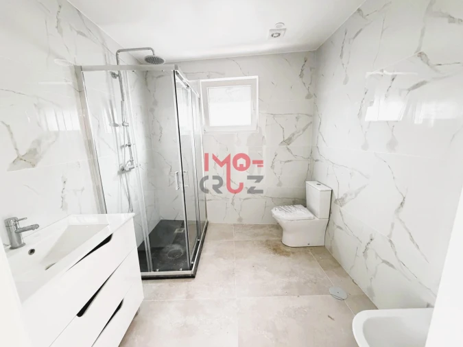 Apartamento T2 para Venda em Santa Maria, São Pedro e Matacães Foto 11