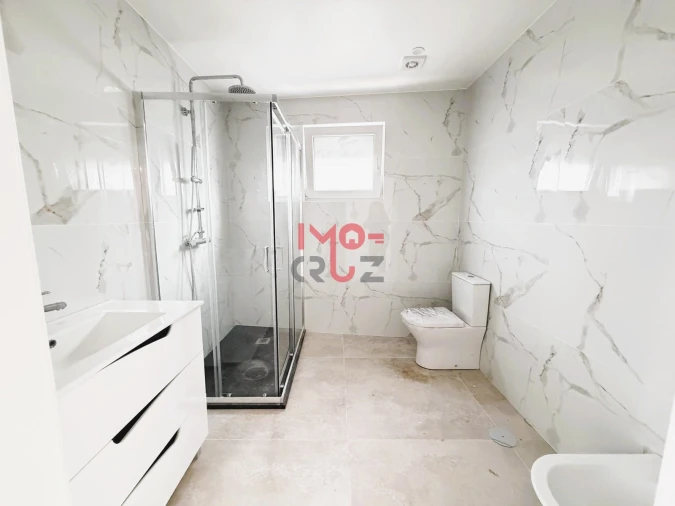 Apartamento T2 para Venda em Santa Maria, São Pedro e Matacães Foto 12