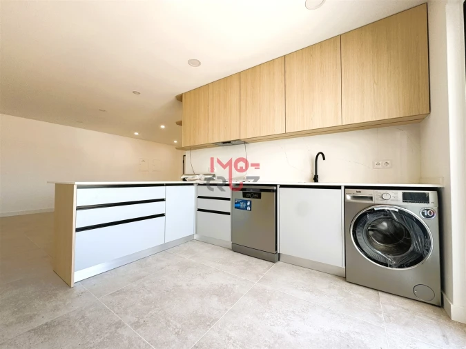 Apartamento T2 para Venda em Santa Maria, São Pedro e Matacães Foto 2