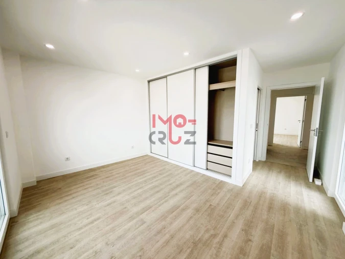 Apartamento T2 para Venda em Santa Maria, São Pedro e Matacães Foto 13