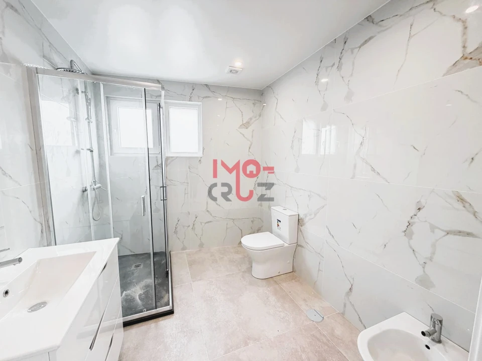 Apartamento T2 para Venda em Santa Maria, São Pedro e Matacães Foto 15