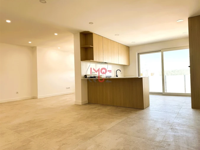 Apartamento T2 para Venda em Santa Maria, São Pedro e Matacães Foto 5