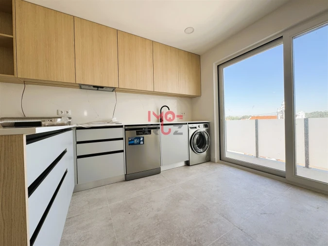 Apartamento T2 para Venda em Santa Maria, São Pedro e Matacães Foto 2