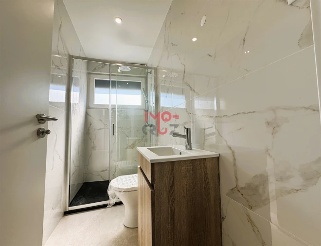 Apartamento T2 para Venda em Santa Maria, São Pedro e Matacães Foto 17