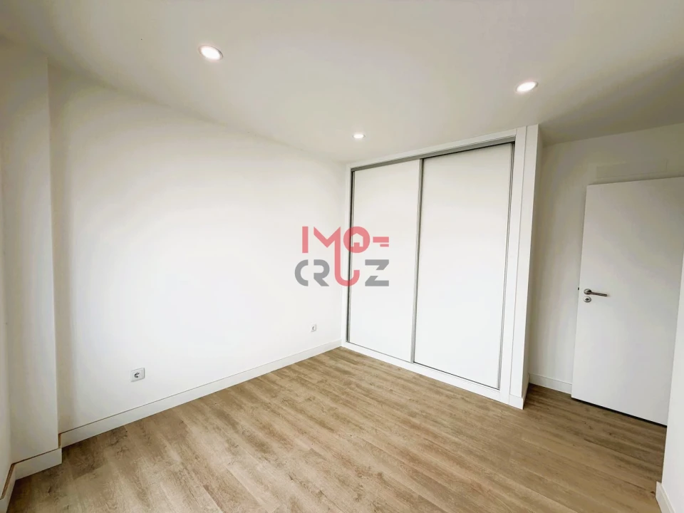 Apartamento T2 para Venda em Santa Maria, São Pedro e Matacães Foto 19