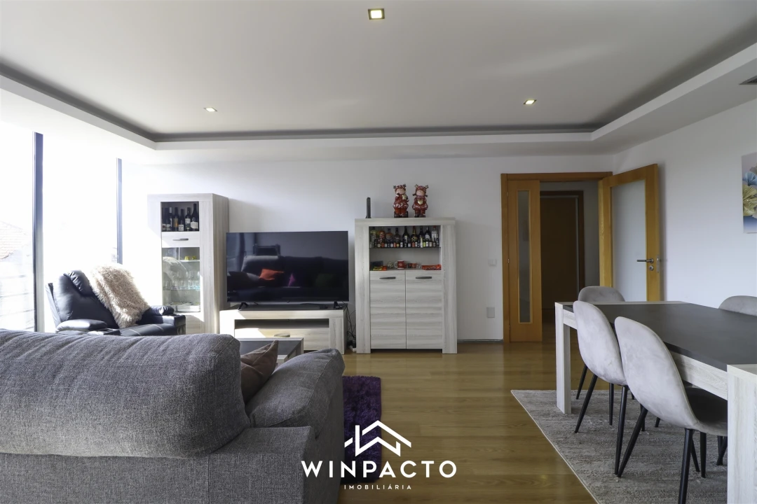 Apartamento T2 para Venda em Vila Nova de Tazem Foto 2