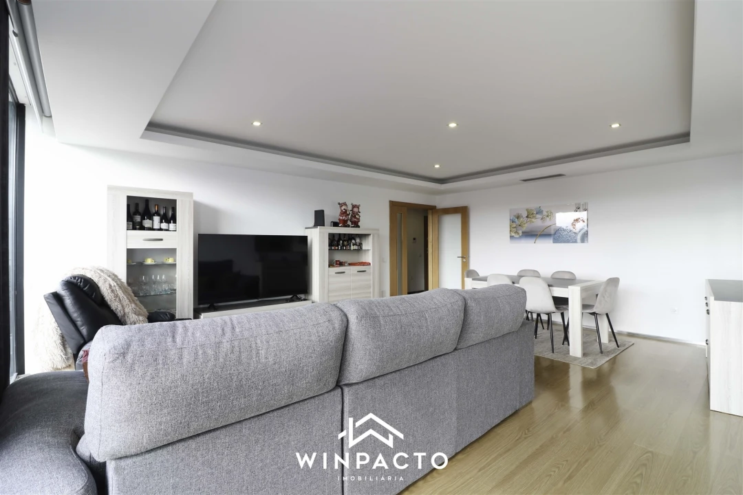 Apartamento T2 para Venda em Vila Nova de Tazem Foto 4