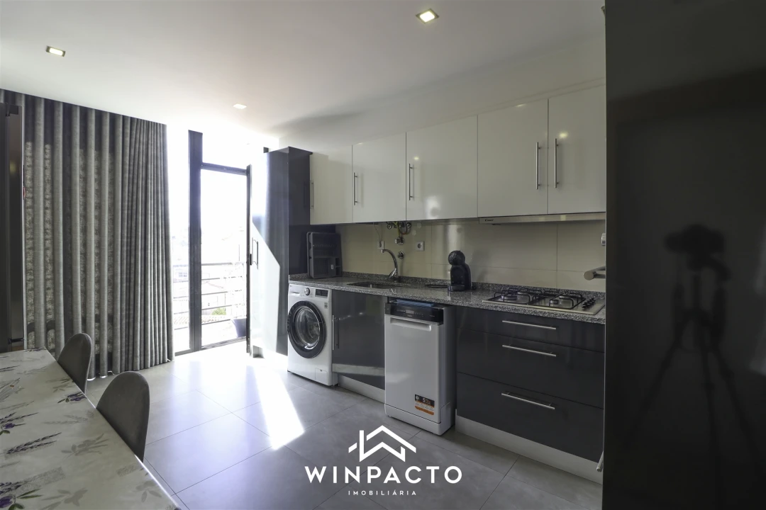 Apartamento T2 para Venda em Vila Nova de Tazem Foto 11