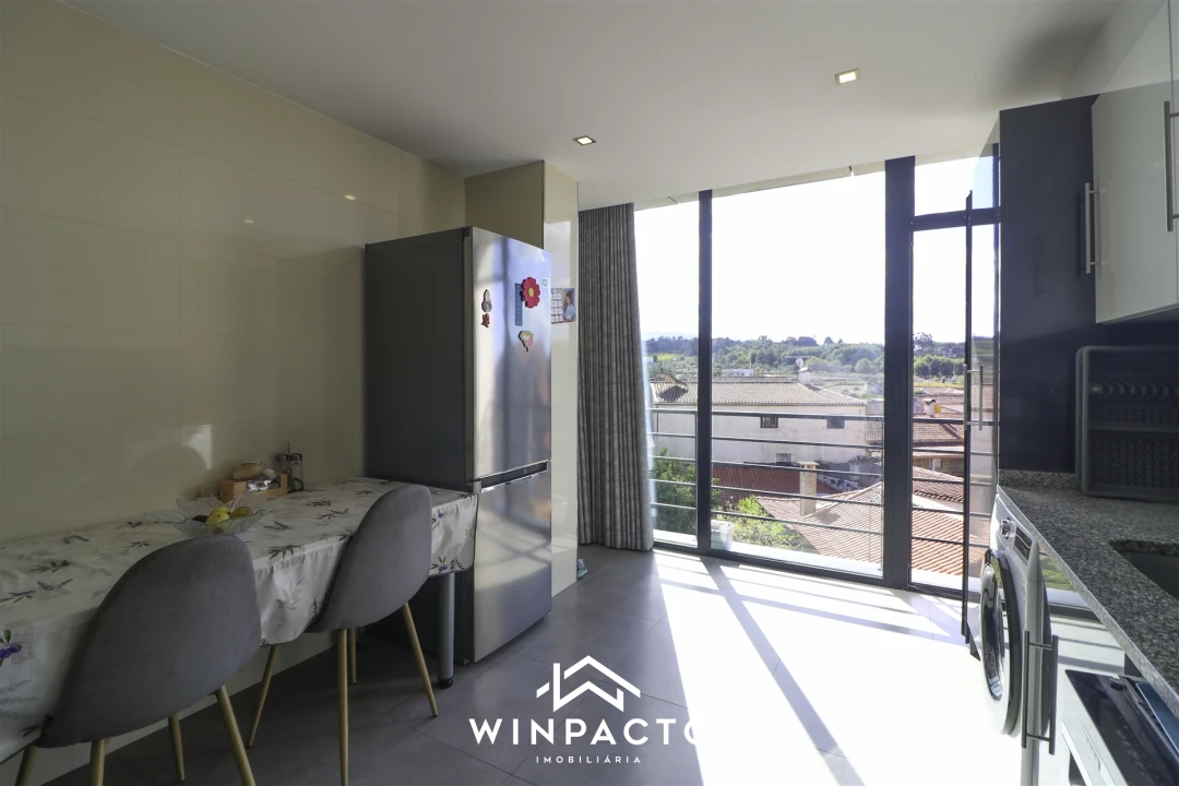 Apartamento T2 para Venda em Vila Nova de Tazem Foto 10