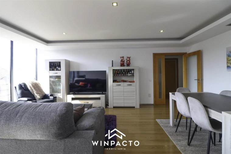 Apartamento T2 para Venda em Vila Nova de Tazem Foto 2