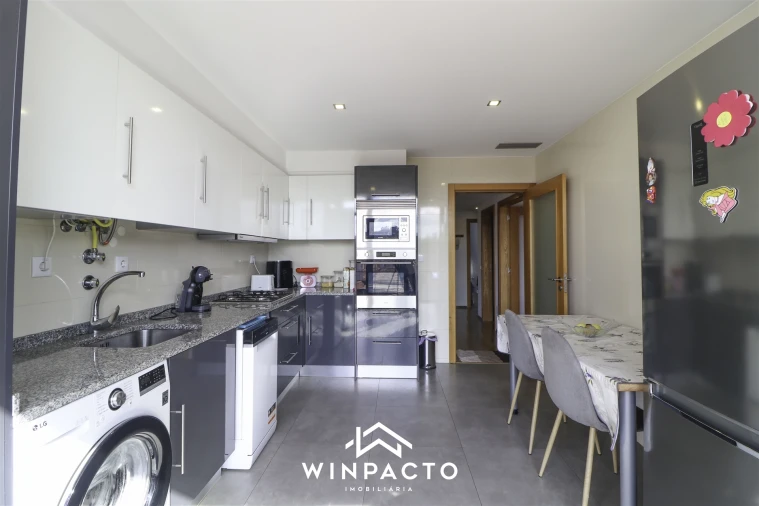 Apartamento T2 para Venda em Vila Nova de Tazem Foto 9